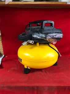 DEWALT Pancake Air Compressor 6 Gallon 165 PSI DWFP55126 Good